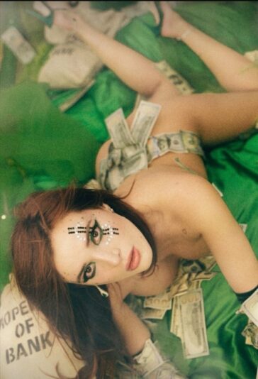 Bella Thorne Covered By Dollars 624x915 1