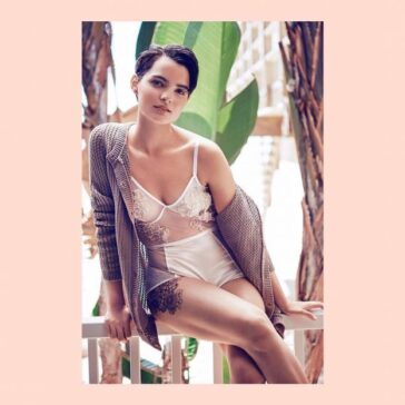 Brianna Hildebrand Sexy 2019 1 624x624 1