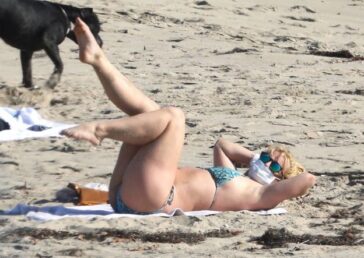 Britney Spears Sexy Bikini Malibu TheFappeningPro 16 624x443 1