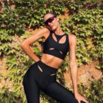Candice Swanepoel In ALO Leggings TheFappening.Pro 2 624x712 1
