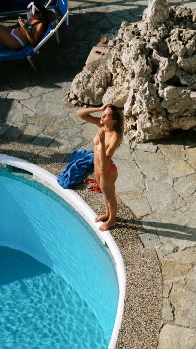 Caroline Kelley Nude Sexy 13 624x1109 1