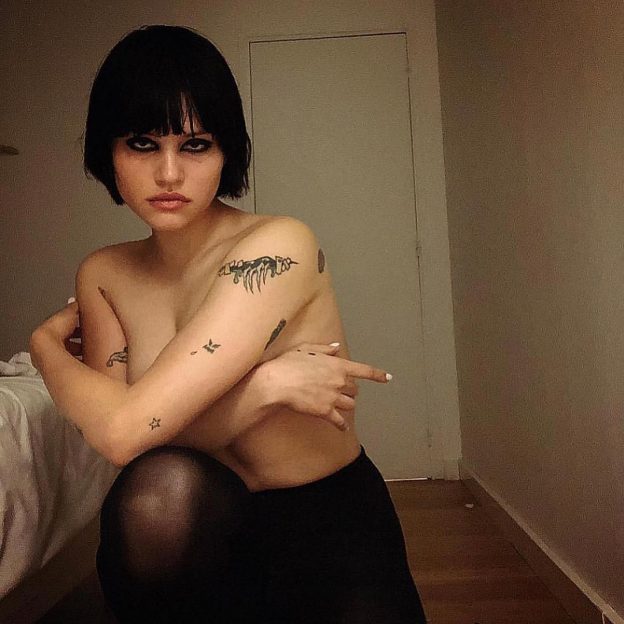 Charli XCX Fappening Tits 1 624x624 1