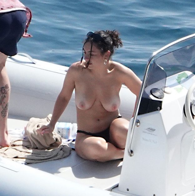 Charli XCX Topless On Board (13 Photos) 8 Charli XCX Topless TheFappening.Pro 3 624x629 1