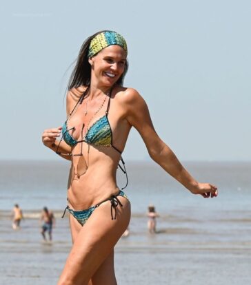 Danielle Lloyd Sexy Bikini After Self Isolation TheFappening Pro 9 624x709 1