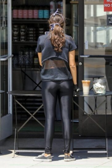 Eiza Gonzalez’ Sexy Ass In Beverly Hills (18 Photos) 33 Eiza Gonzalez Sexy Ass In Leggings TheFappening Pro 9 624x936 1