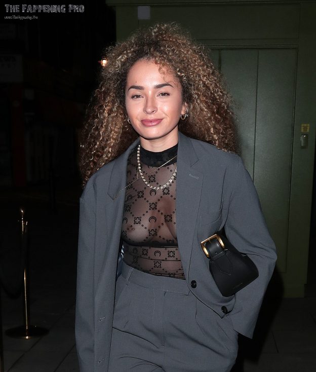 Ella Eyre Tits TheFappening.Pro 6 624x734 1