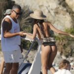 Emily Ratajkowski Gigi Hadid Ass TheFappening.pro 1 624x461 1