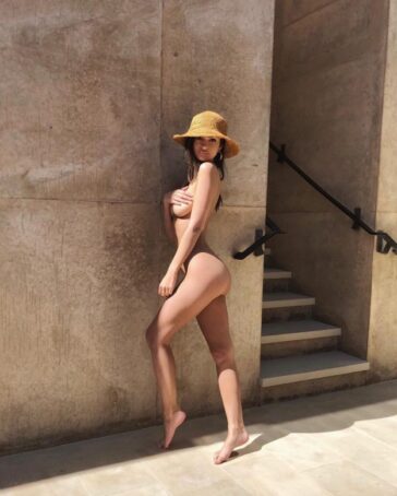 Emily Ratajkowski Nude The Fappening pro 1 624x779 1