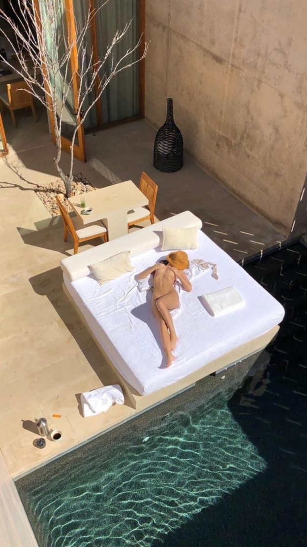 Emily Ratajkowski Nude The Fappening pro 624x1110 1