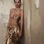 Emily Ratajkowski Topless For Vogue (10 Photos) 19 Emily Ratajkowski Topless TheFappening.Pro 9 624x759 1
