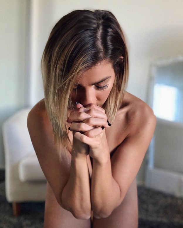 Gabbie Hanna Nude Sexy TheFappeningBlog.com 103 624x779 1