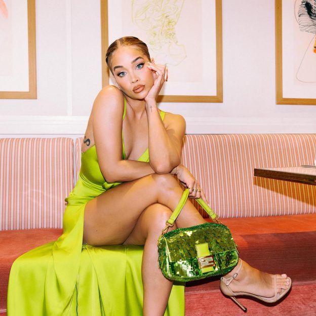 Golden Barbie Sexy TheFappening.Pro 15 624x624 1