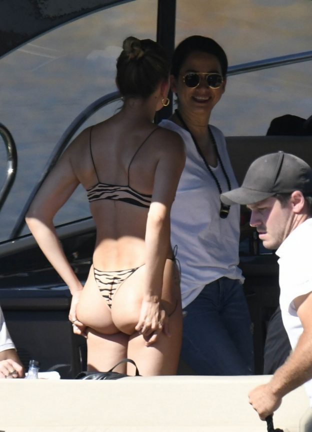 Hailey Baldwin Bieber Sexy Ass Bikini TheFappening Pro 1 624x864 1