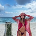 Hailey Bieber Sexy Bikini Pics From Maldives TheFappening.Pro 2 624x695 1