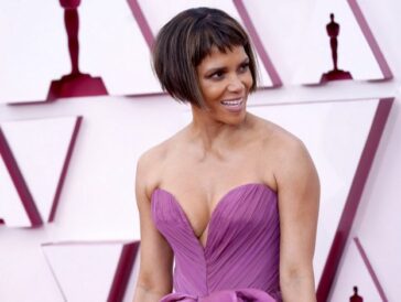 Halle Berry Sexy At Oscar 2021 TheFappening.pro 12 624x469 1