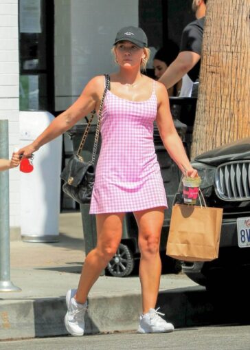 Hilary Duff Sexy TheFappening.Pro 1 624x873 1