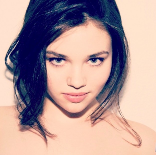 India Eisley Sexy Fappening 17 624x623 1