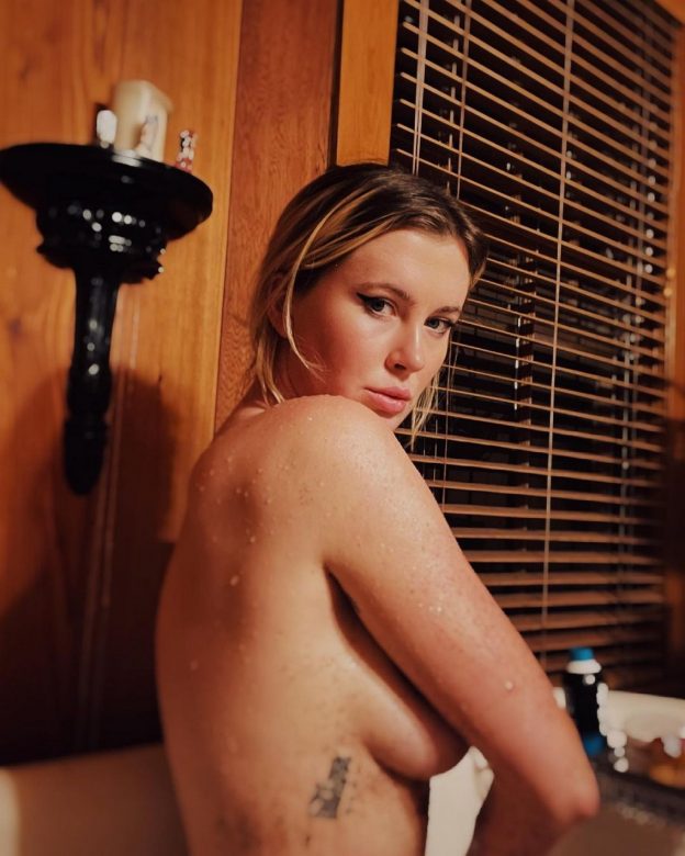 Ireland Baldwin Hot Selfie TheFappening.Pro 3 624x780 1