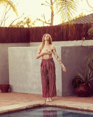 Ireland Baldwin Topless 5 624x779 1