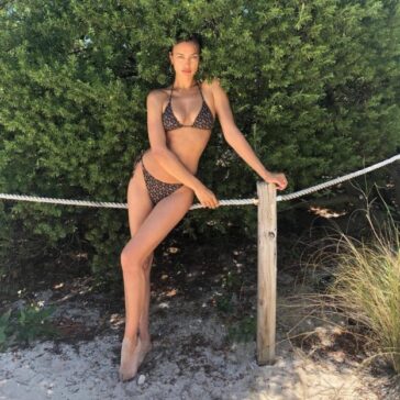 Irina Shayk The Queen Of The Beach 33 Irina Shayk Queen of Swimwear 2 624x624 1