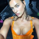 Irina Shayk Sexy BTS At The Versace Show (4 Photos And GIF) 16 Irina Shayk Sexy BTS Versace TheFappeningPro 4 624x779 1