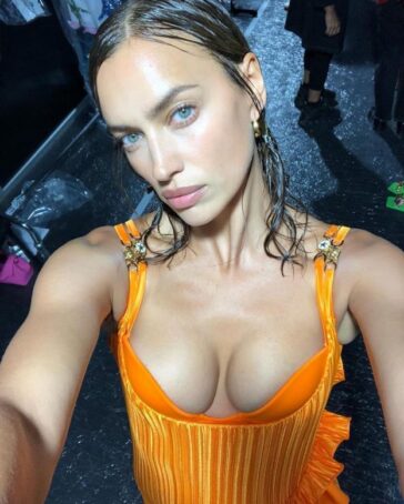 Irina Shayk Sexy BTS Versace TheFappeningPro 4 624x779 1