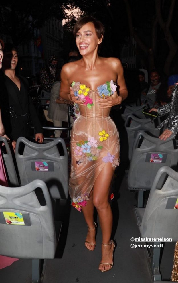 Irina Shayk Sexy Met Gala 2021 TheFappening.Pro 10 624x993 1