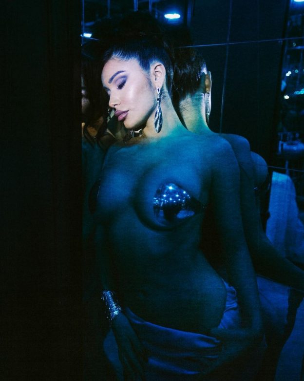 Janet Guzman Topless And Sexy TheFappening.Pro 4 624x780 1