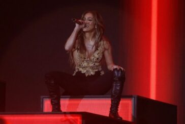 Jennifer Lopez Sexy At Global Citizen Live (20 Photos) 17 Jennifer Lopez Sexy At Global Citizen Live TheFappening.Pro 14 624x416 1