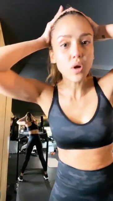 Jessica Alba Sexy Yoga TheFappening.pro 1