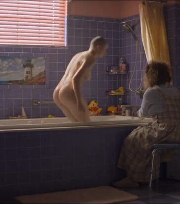 Joey King Nude The Act 1 624x708 1