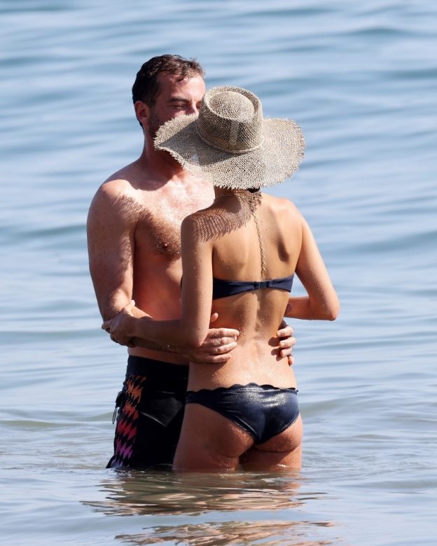 Jordana Brewster Sexy Bikini TheFappening.Pro 624x779 1