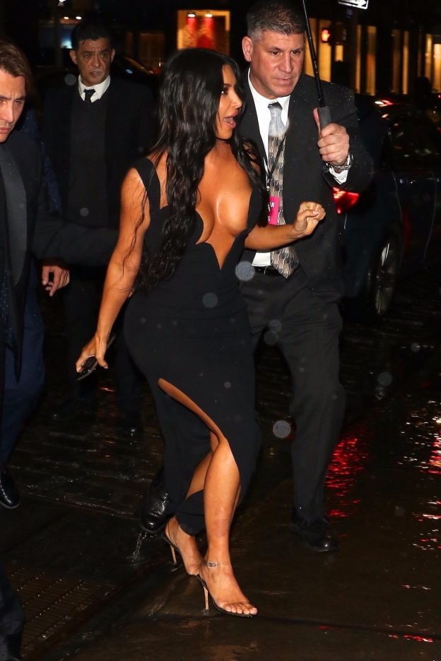 Kardashian Sisters Tits Sexy 8 624x936 1