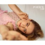 Karen Gillan & Kathryn Newton Sexy (4 Photos) 20 Karen Gillan Kathryn Newton 4 624x623 1