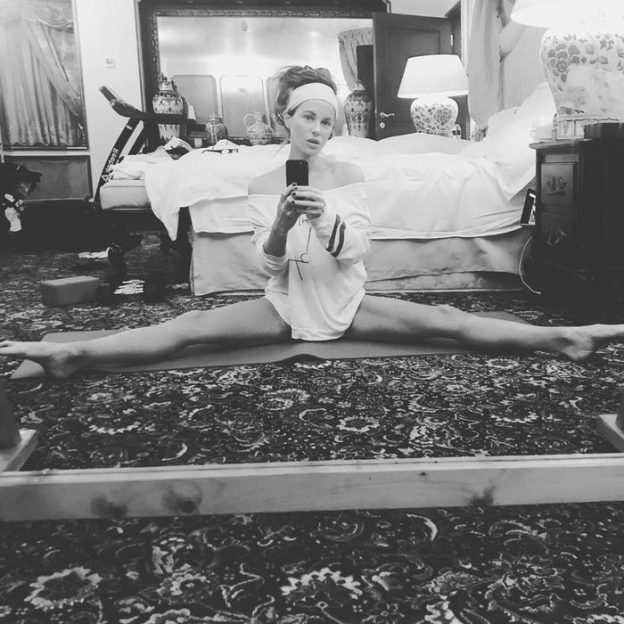 Kate Beckinsale Sexy TheFappening.Pro 5 624x624 1 1