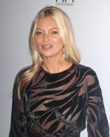 Kate Moss Naked Tits 4 624x773 1