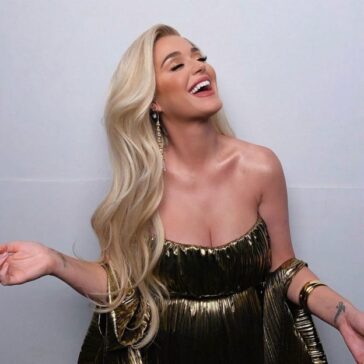 Katy Perry In Golden Dress (3 Photos) 32 Katy Perry Sexy In Golden Dress TheFappening.Pro 1 624x624 1