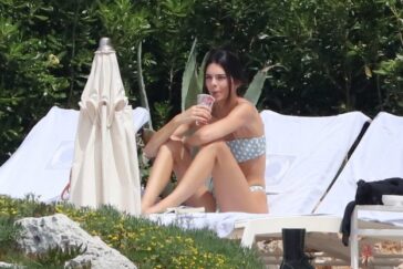Kendall Jenner Fappening Bikini 42 624x416 1