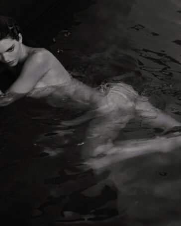 Kendall Jenner Nude In The Pool (1 B&W Photo) 30 Kendall Jenner Nude In The Pool TheFappeningPro 624x780 1