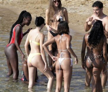 Kendall Jenner Shanina Shaik Cindy Bruno Riley Montana Sexy 624x532 1
