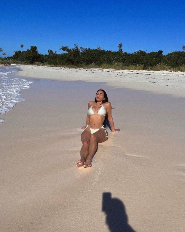 Kim Kardashian Bikini TheFappening.Pro 3 624x780 1 1