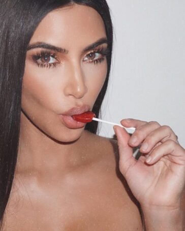 Kim Kardashian The Fappening Sexy (10 Photos) 19 Kim Kardashian Fappening 3 624x780 1
