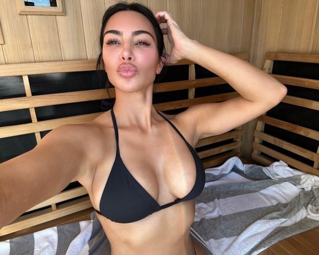 Kim Kardashian Hot In Sauna TheFappening.Pro 2 624x499 1