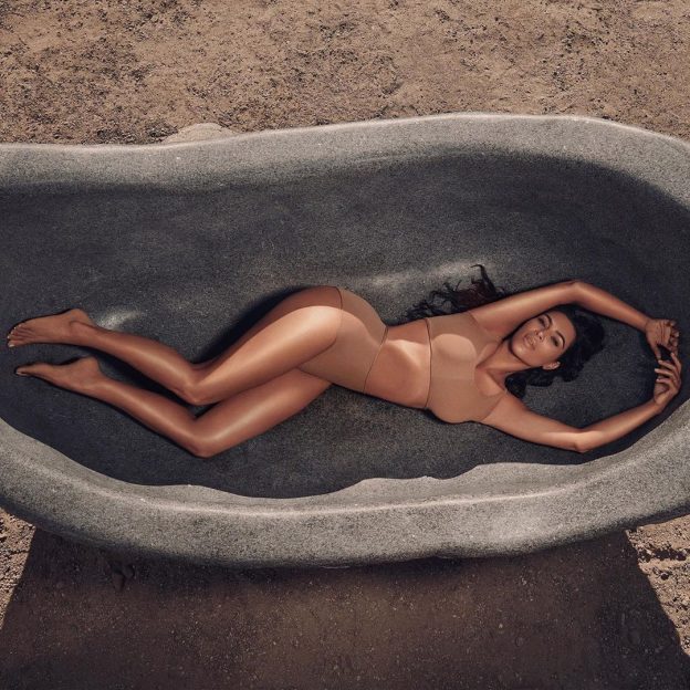 Kim Kardashian Hot Photos in The Bath 2 624x624 1