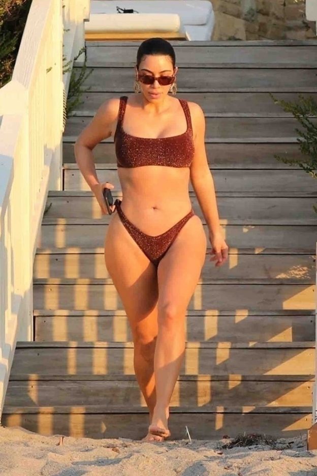 Kim Kardashian Sexy Bikini TheFappening Pro 22 624x936 1