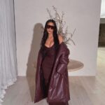 Kim Kardashian Tits In Cleavage (6 Photos) 15 Kim Kardashian Sexy Cleavage TheFappening.Pro 5 624x780 1