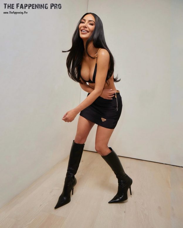 Kim Kardashian Tits TheFappening.Pro 1 624x778 1