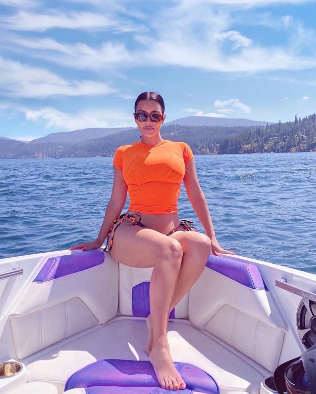 Kim Kardashian Wears A Swimsuit With A Top To Avoid Getting Sunburned TheFappening.Pro 624x778 1