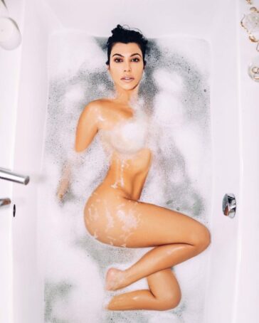 Kourtney Kardashian New Nude 624x779 1