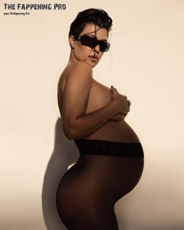 Kourtney Kardashian Nude Pregnant TheFappening.Pro 3 624x780 1